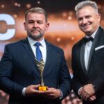 Wójt Gminy Biskupiec Arkadiusz Dobek podczas wręczenia nagród na Gali VIP